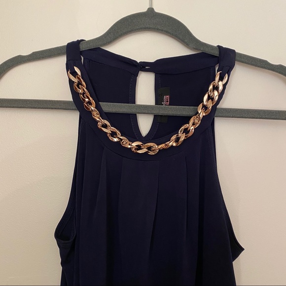Dressy blue tank top with gold chain neckline - Picture 3 of 4